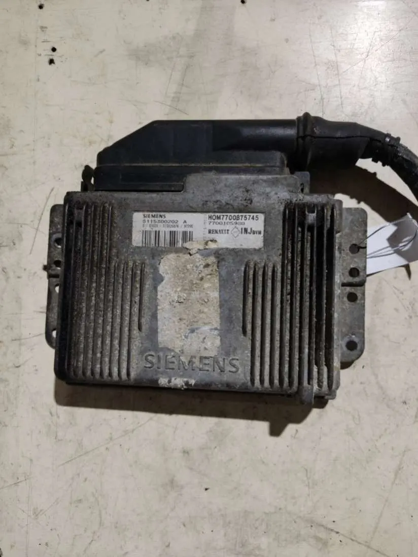 блок управления двигателем Renault Megane 1 поколение 7700875745