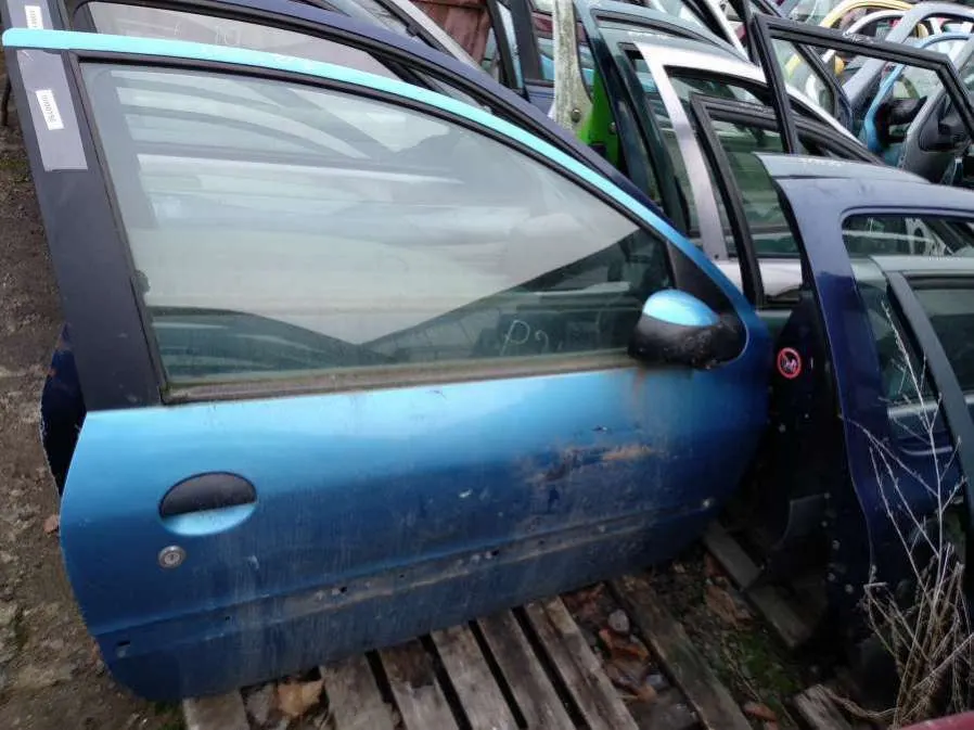 Дверь передняя правая Peugeot 206 1 поколение