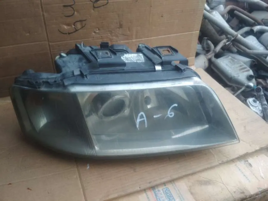 Фара правая Audi A6 4B/C5