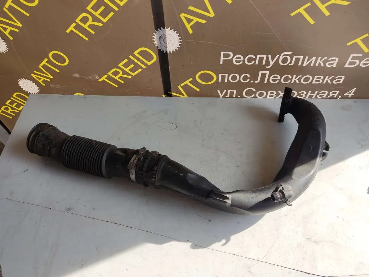 патрубок интеркулера Dacia Lodgy 1 поколение 8200645723