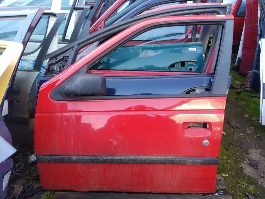Дверь передняя левая Peugeot 405 1 поколение