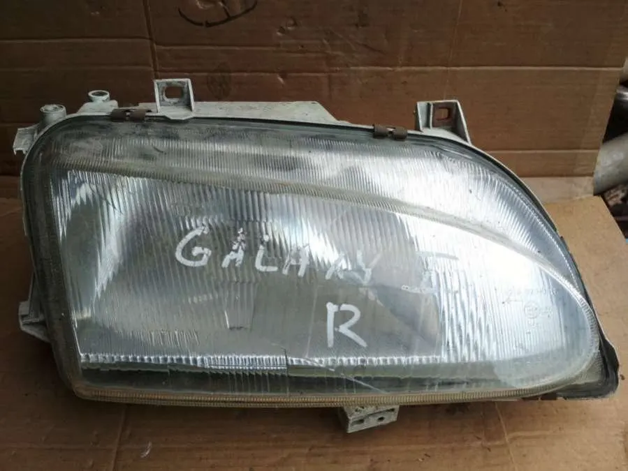 Фара правая Ford Galaxy 1 поколение