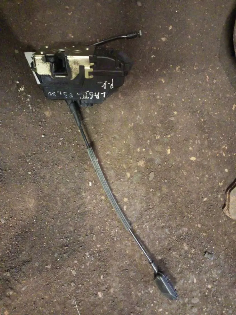 Замок двери задней левой Renault Laguna 2 поколение