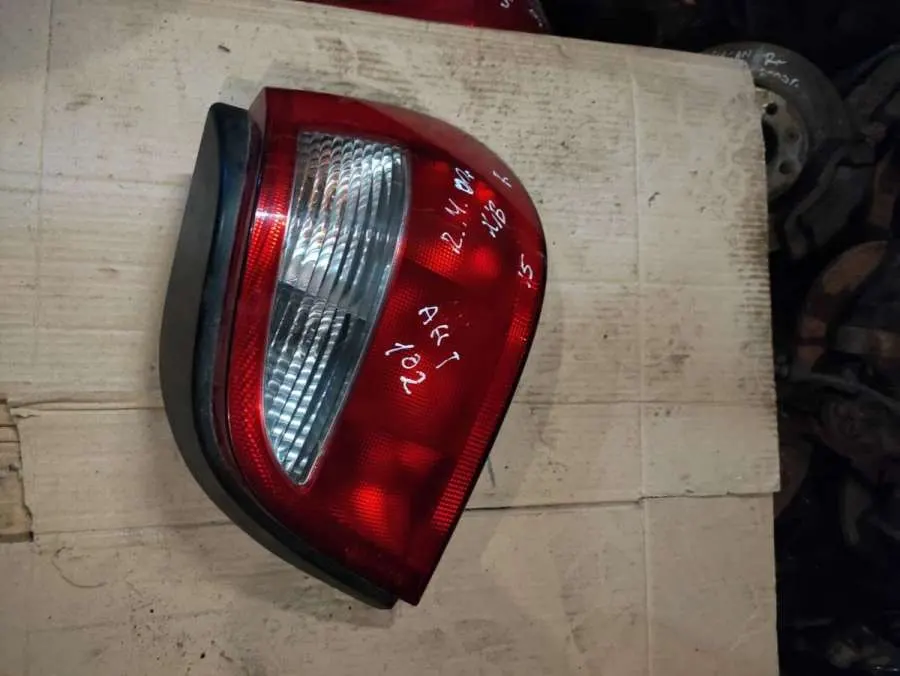 Фонарь задний правый Renault Megane 1 поколение