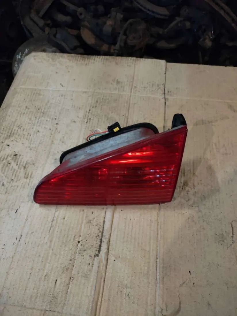Фонарь крышки багажника правый Peugeot 607 1 поколение