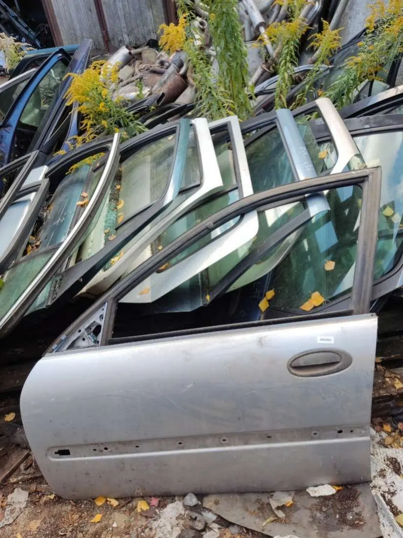 Дверь передняя левая Renault Laguna 1 поколение
