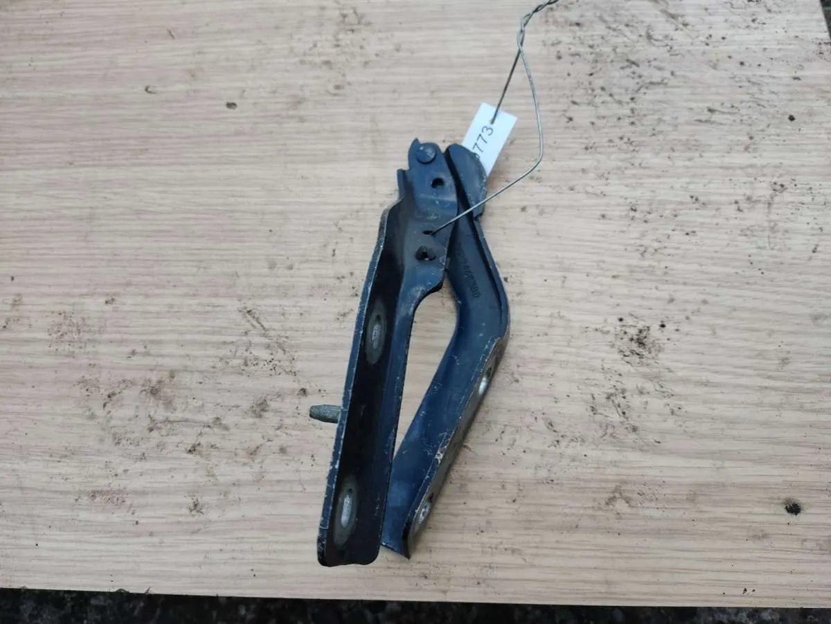 Петля капота правая Peugeot 607