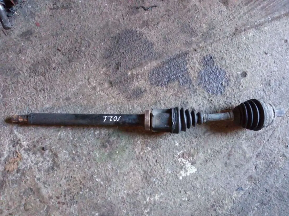 Полуось передняя правая (приводной вал, ШРУС) Volvo V70 2 поколение