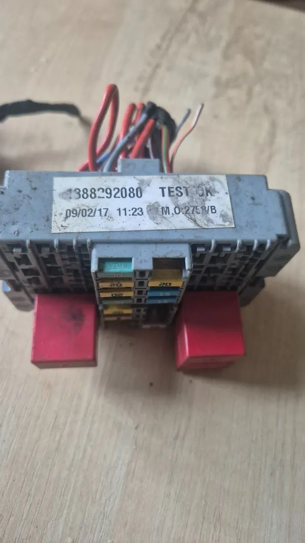 блок предохранителей Citroen Jumper 1388292080