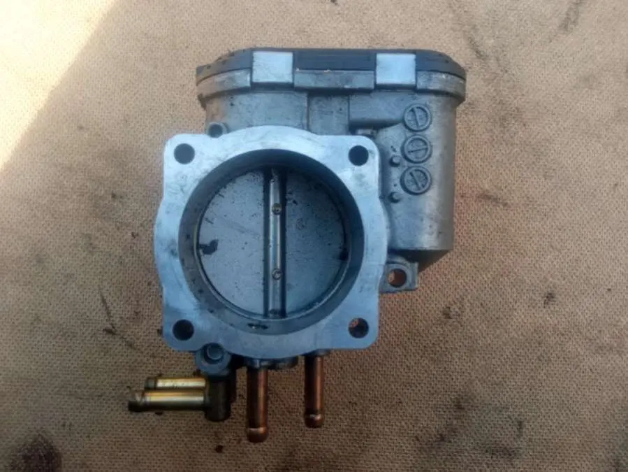 дроссельная заслонка Audi A6 C5 078133062B