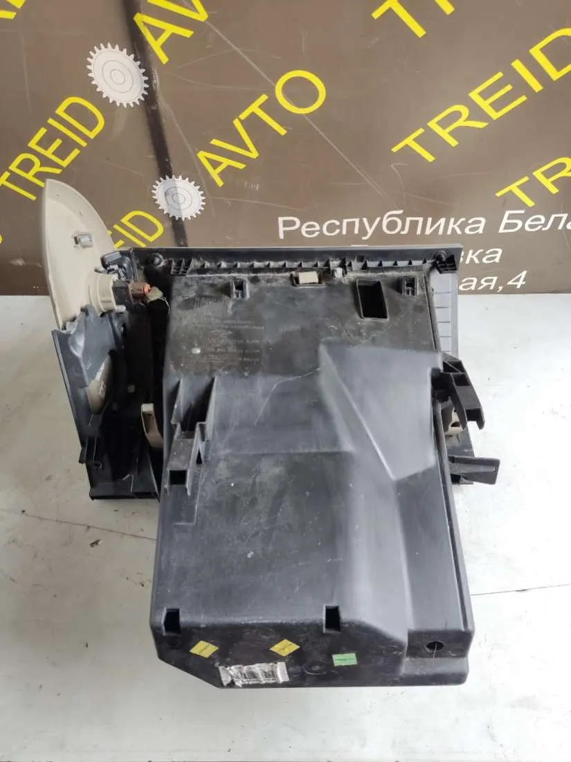 бардачок Renault Laguna 3 поколение Артикул IMP-260602-08575