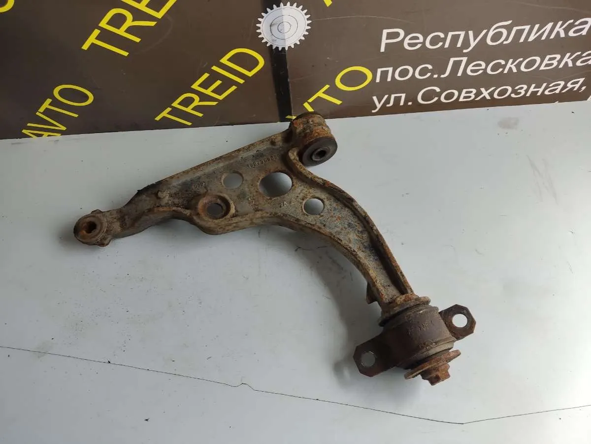 Рычаг передний левый Peugeot Boxer