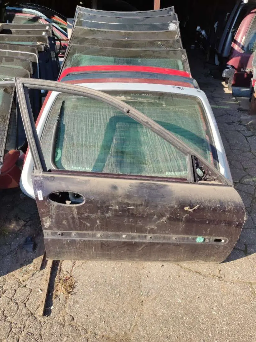Дверь передняя правая Renault Laguna 1 поколение
