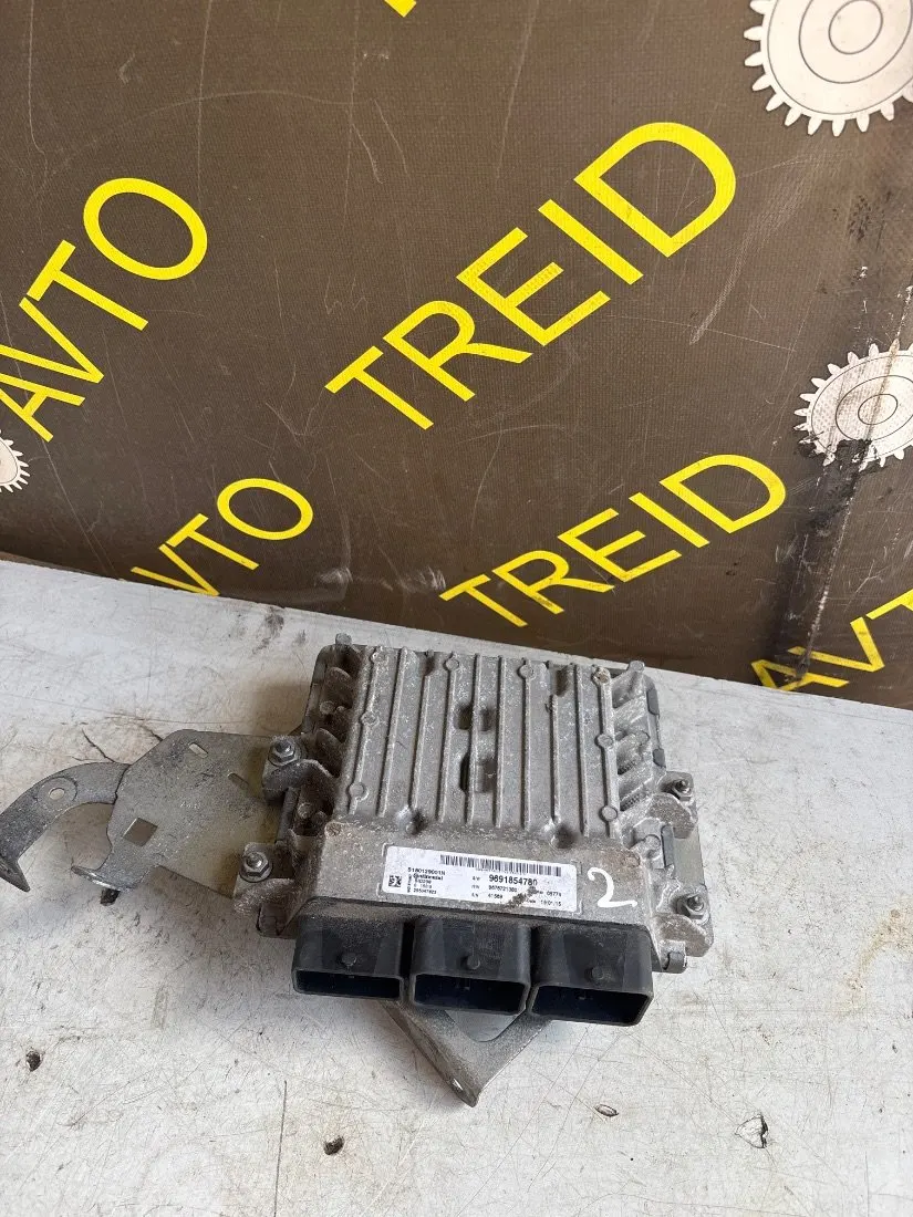 блок управления двигателем Citroen Jumper 9676721380