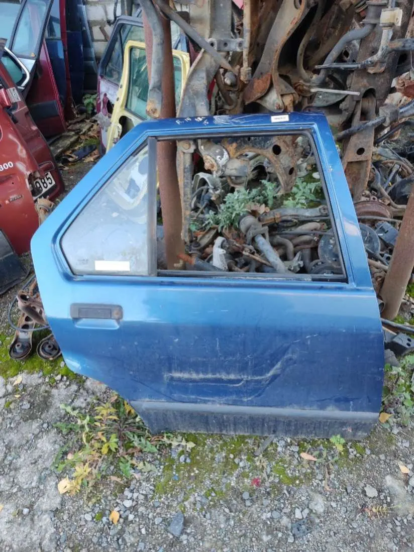 Дверь задняя правая Renault 19 1 поколение
