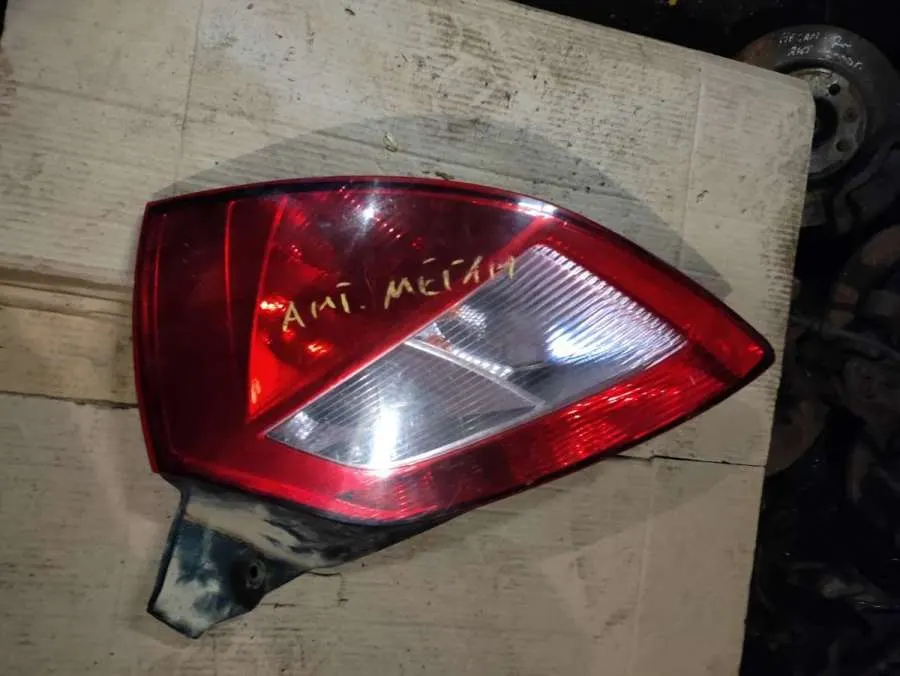 Фонарь задний правый Renault Megane 2 поколение
