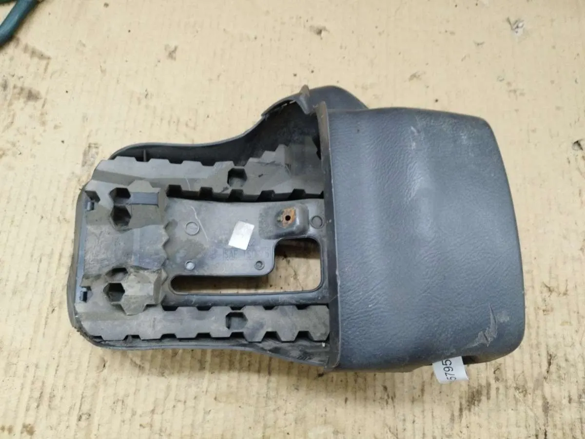 кожух рулевой колонки Toyota Corolla E120 — фото 2