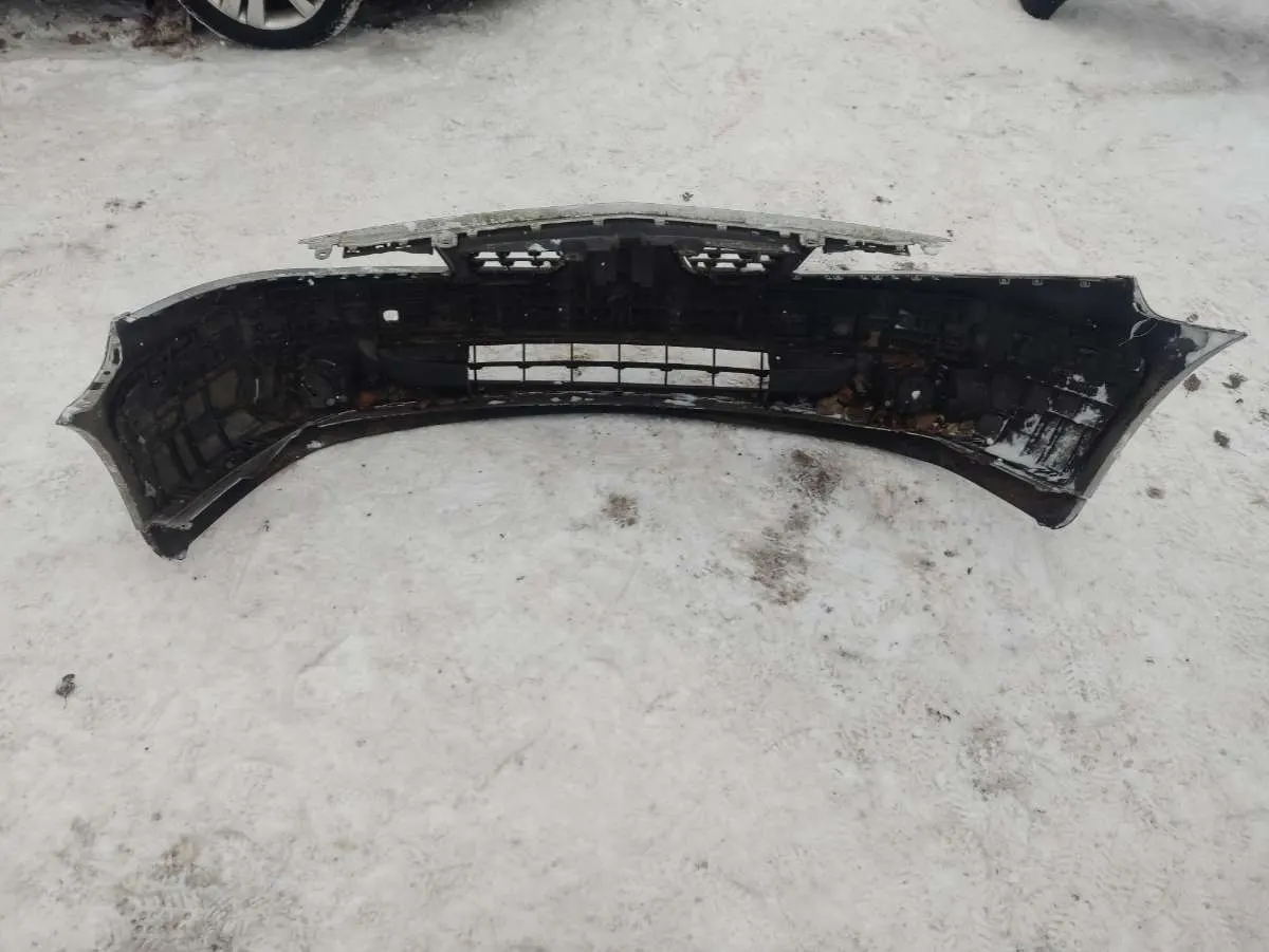 Заглушка (решетка) в бампер передний Renault Laguna 2 поколение Артикул IMP-260602-10901