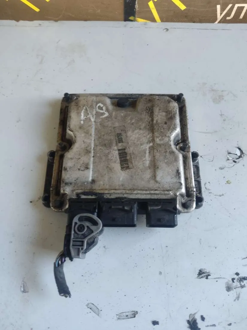 блок управления двигателем Citroen C8 1 поколение 0281012463