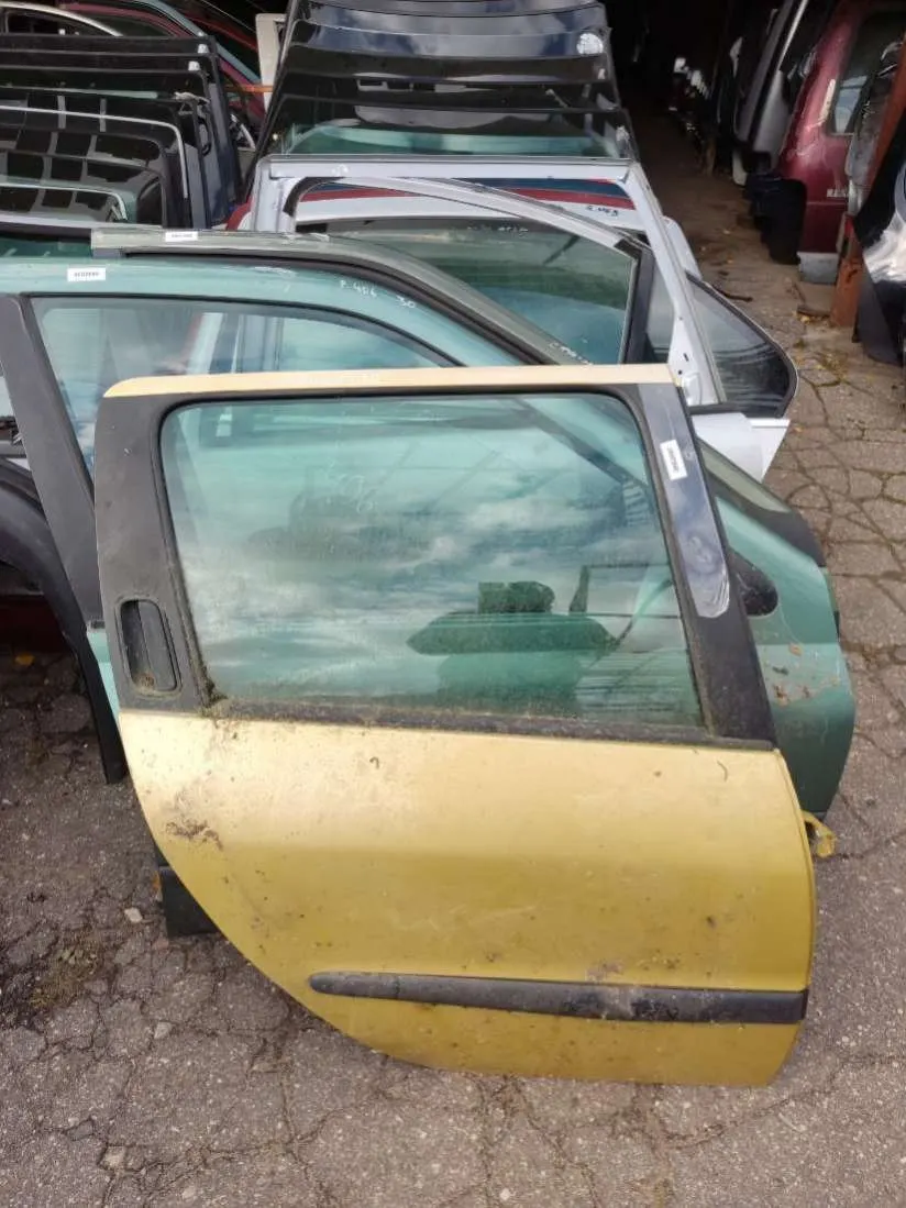 Дверь задняя правая Peugeot 206 1 поколение
