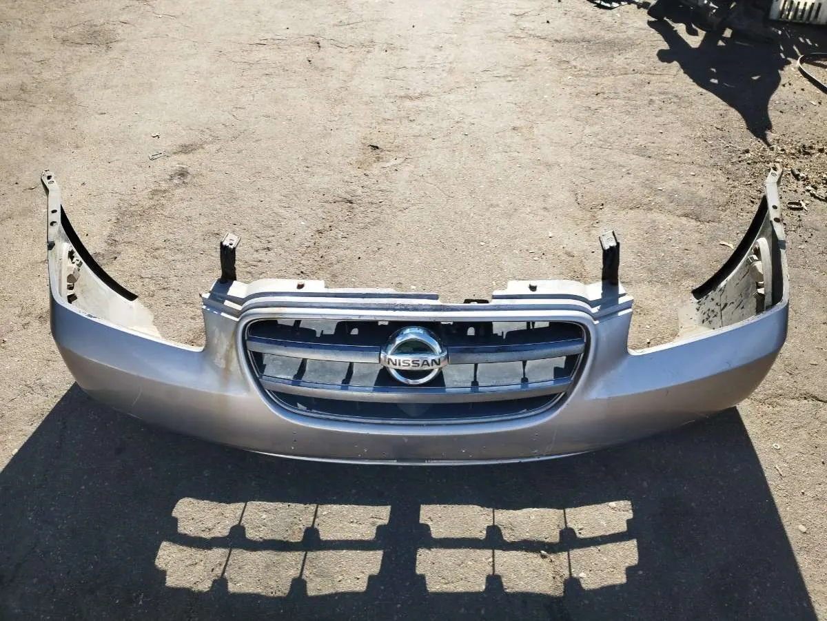 Заглушка (решетка) в бампер передний Nissan Maxima 5 поколение