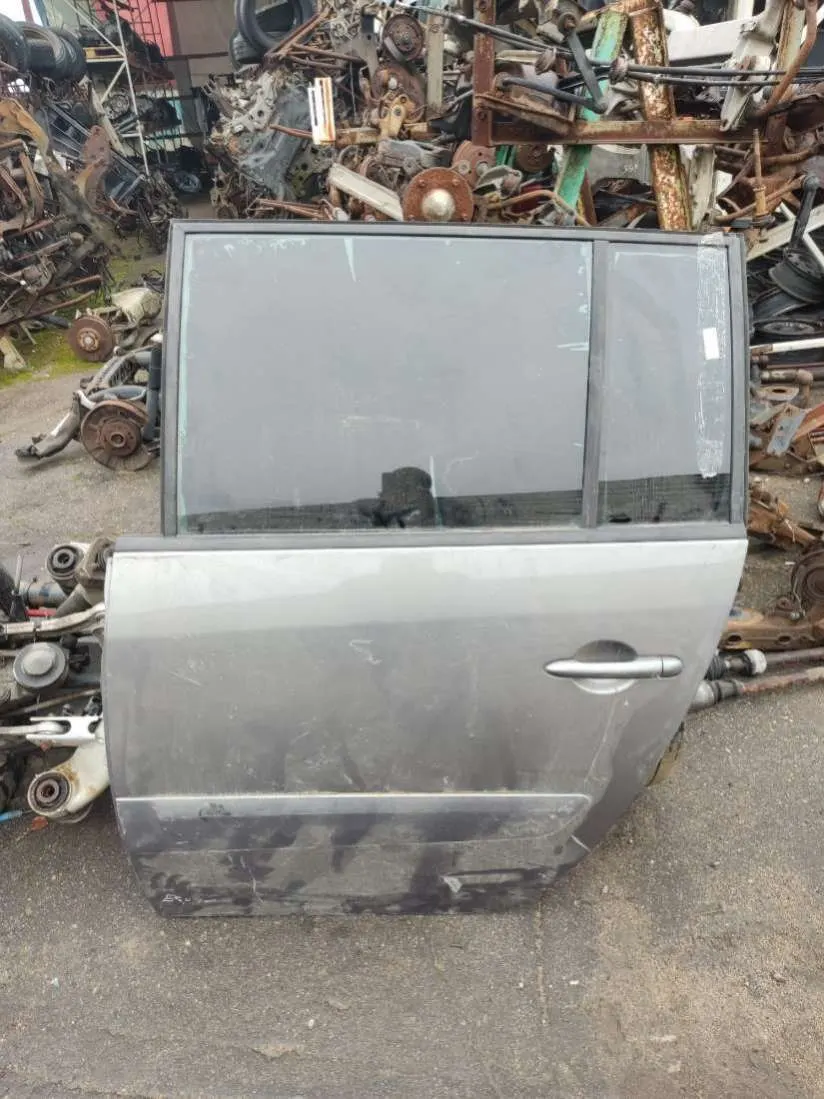 Дверь задняя левая Renault Espace 4 поколение