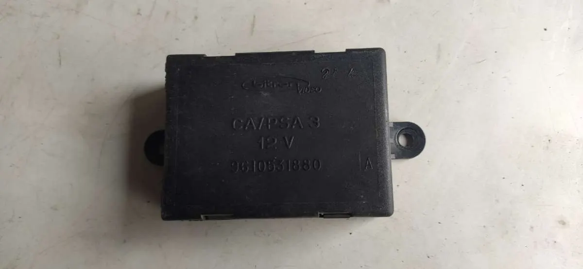 блок управления стеклоподъемниками Citroen Xantia 1 поколение 9610531880