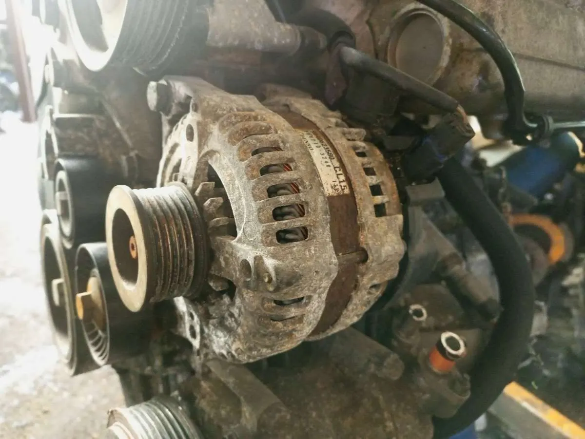Болт генератора Peugeot 307 1 поколение 9640623580