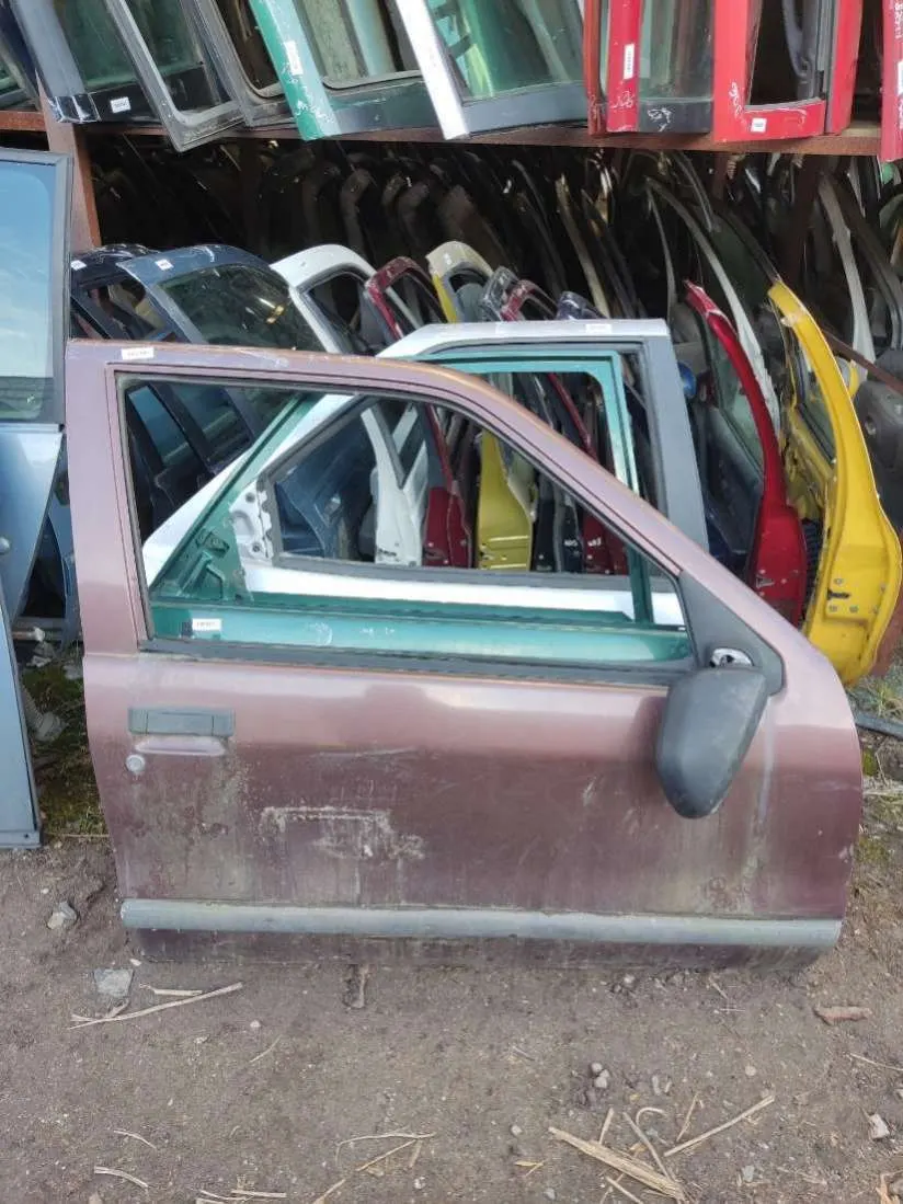 Дверь передняя правая Renault 19 2 поколение
