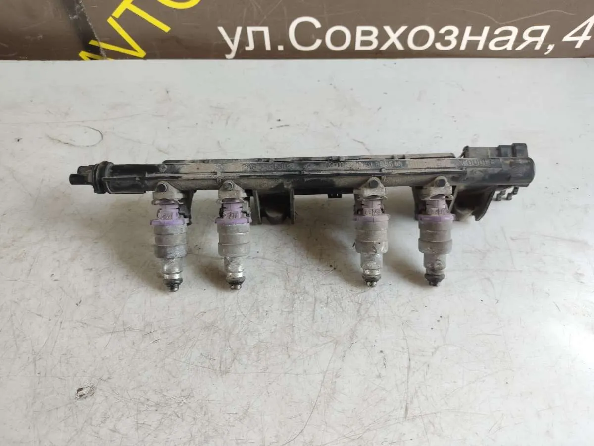 Форсунка бензиновая Renault Clio 2 поколение