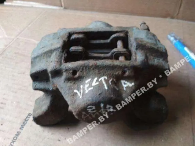 Суппорт задний правый Opel Vectra B