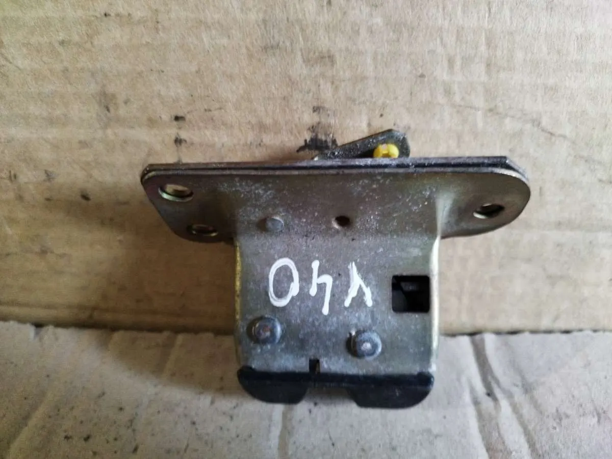 Замок крышки багажника Volvo V40 1 поколение