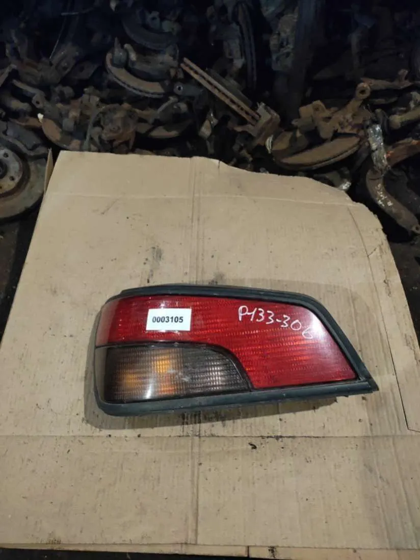 Фонарь задний левый Peugeot 306 1 поколение