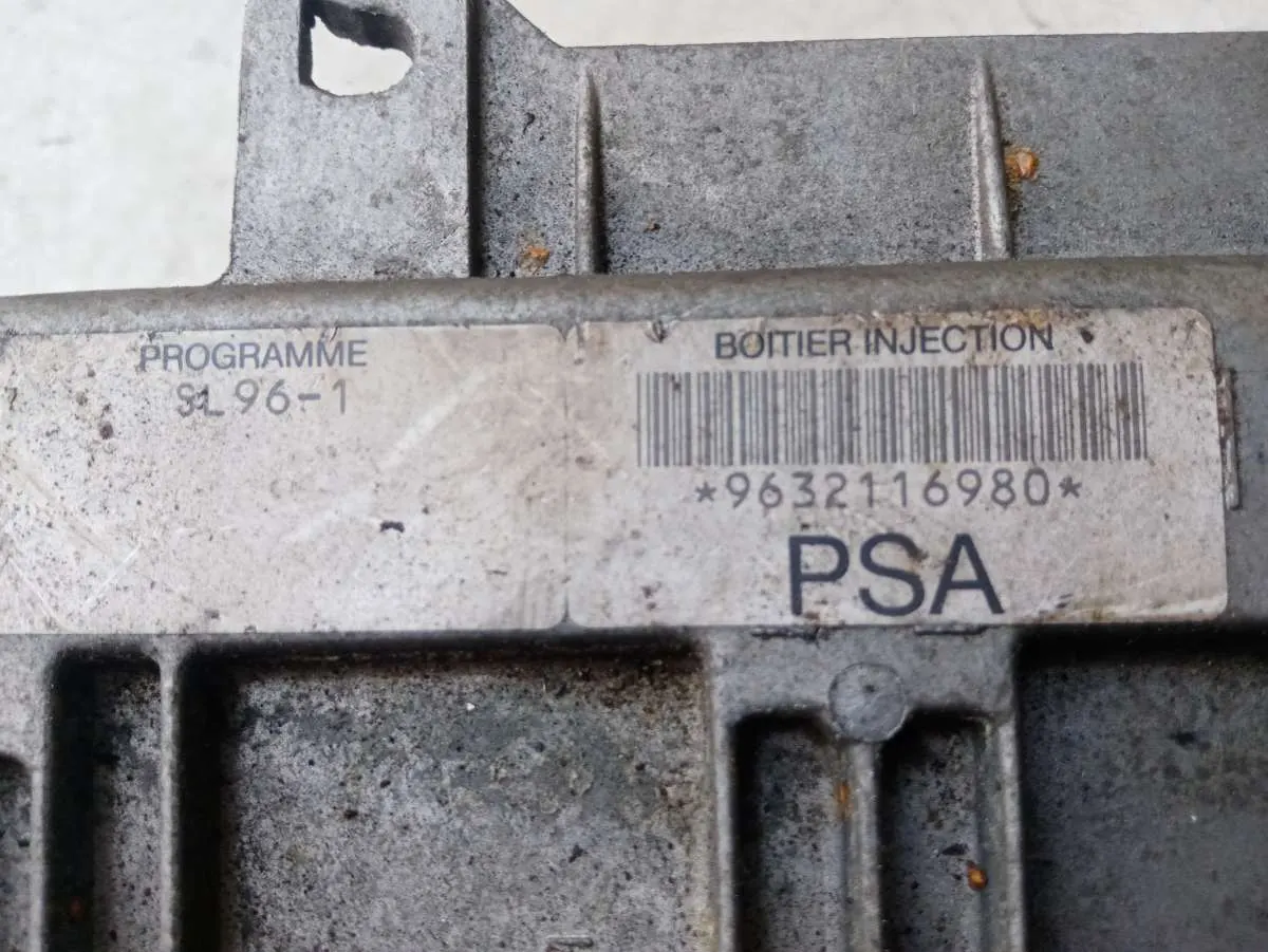 блок управления двигателем Citroen Xantia 1 поколение 9632116980 — фото 2