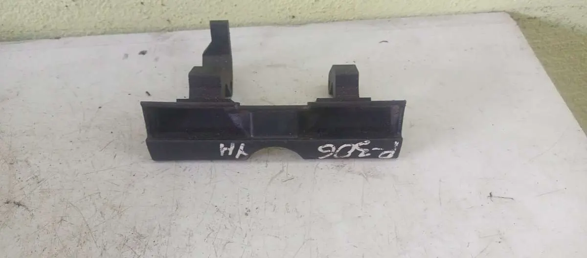 Ручка крышки багажника Peugeot 306 1 поколение [рестайлинг] — фото 2