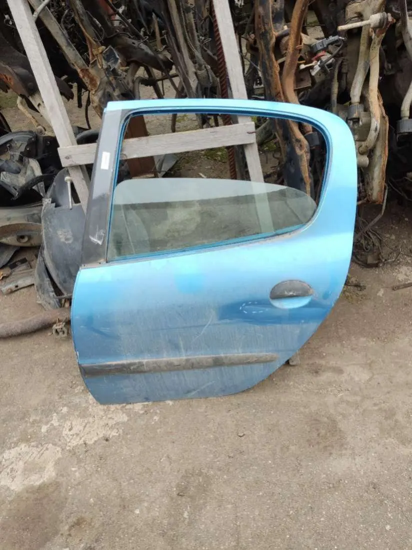 Дверь задняя левая Peugeot 206 1 поколение