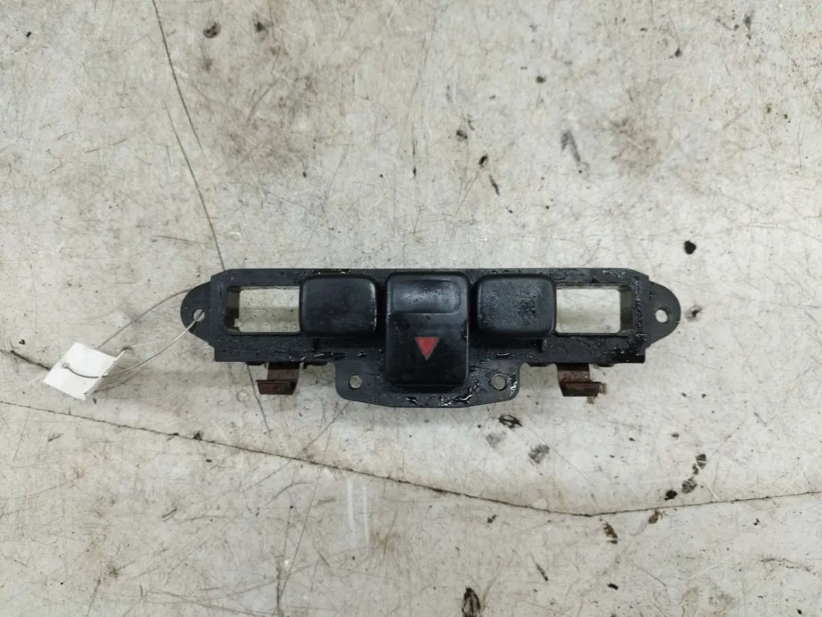 Кнопка аварийки Rover 200 2 поколение (R8)