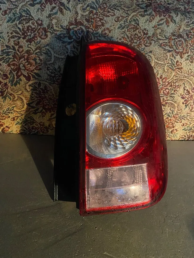 Фонарь габаритный задний правый Renault Duster 1 поколение