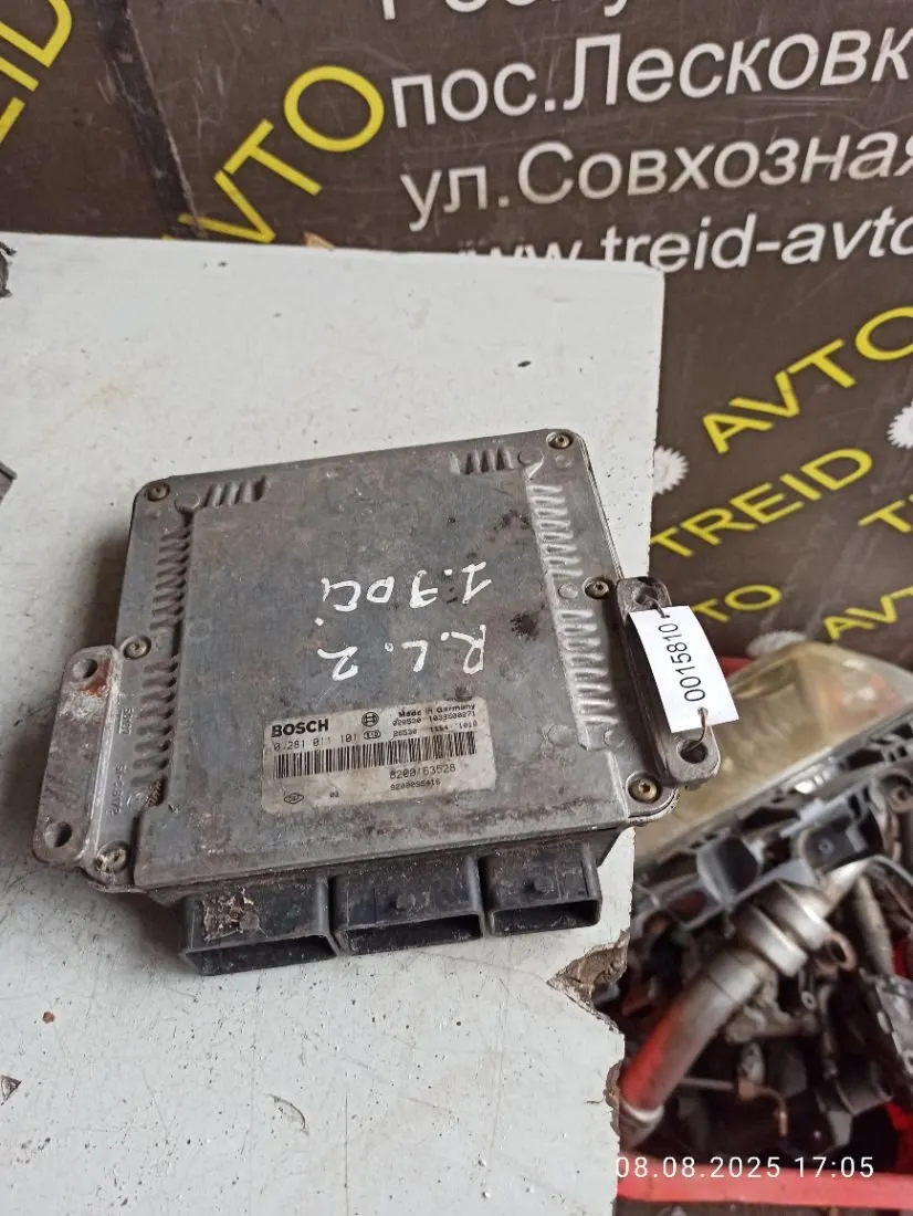 блок управления двигателем Renault Laguna 2 поколение 0281011101