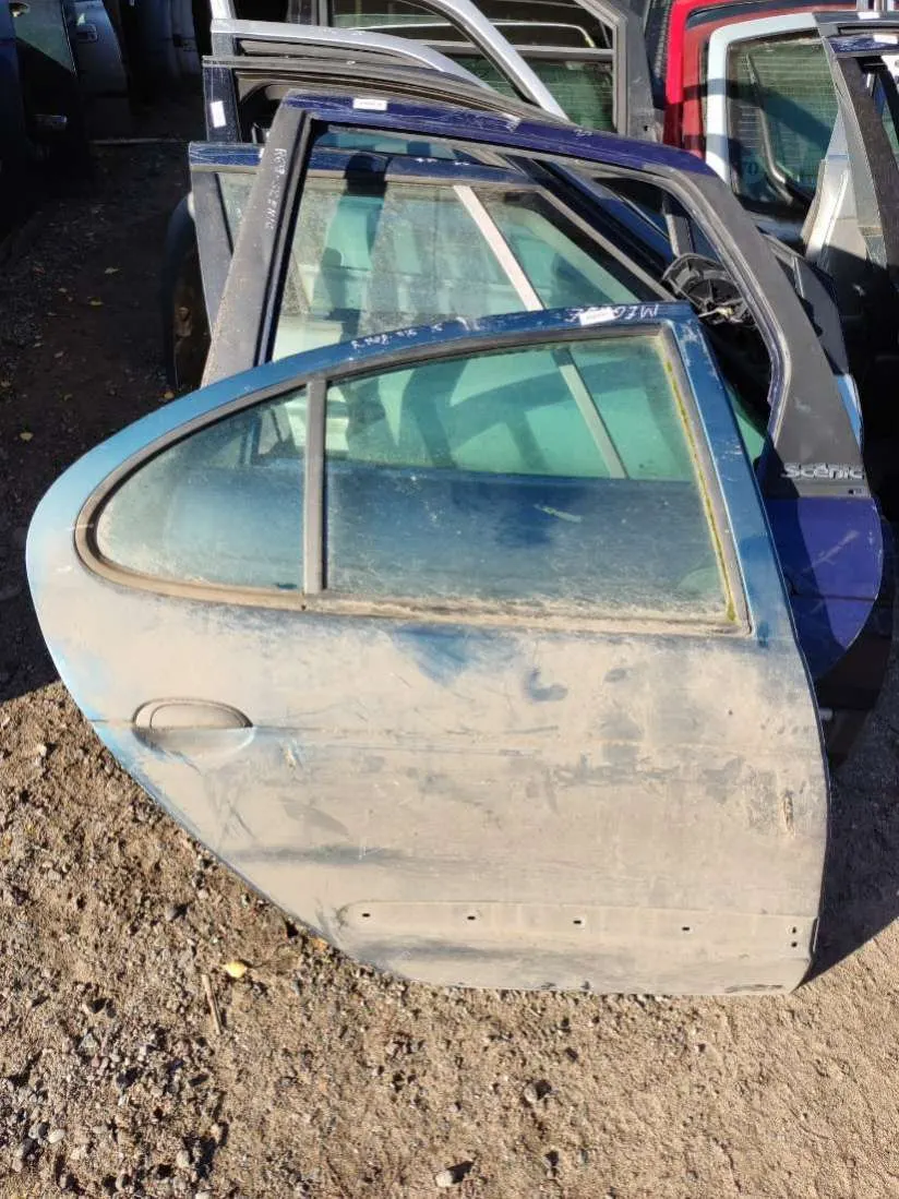 Дверь задняя правая Renault Megane 1 поколение