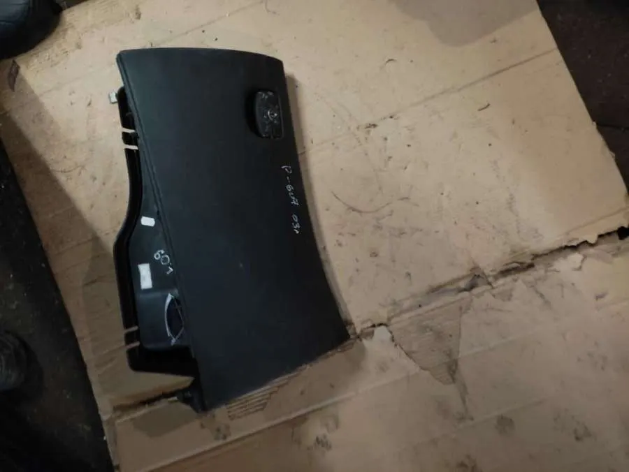 бардачок Peugeot 607 1 поколение