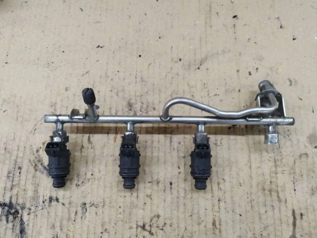 Форсунка бензиновая Opel Zafira A 90536149
