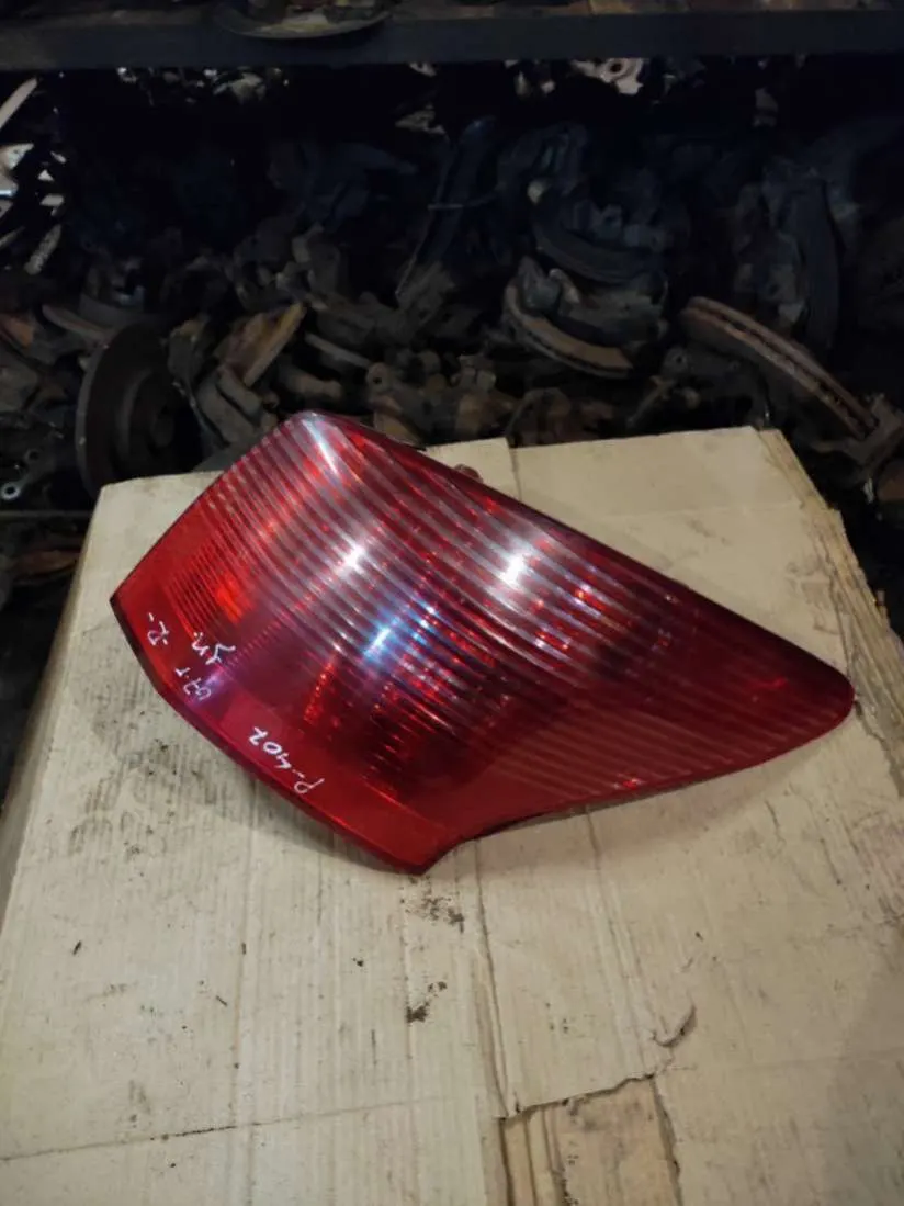 Фонарь задний правый Peugeot 407 1 поколение