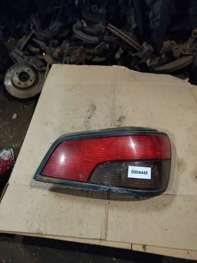 Фонарь задний правый Peugeot 306 1 поколение