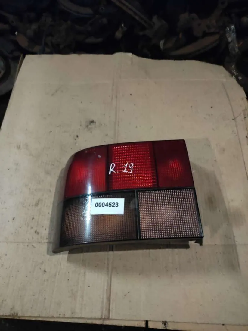 Фонарь задний левый Renault 19 1 поколение