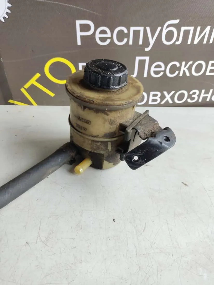 Бачок ГУР Dacia Logan 1 поколение 8200005185