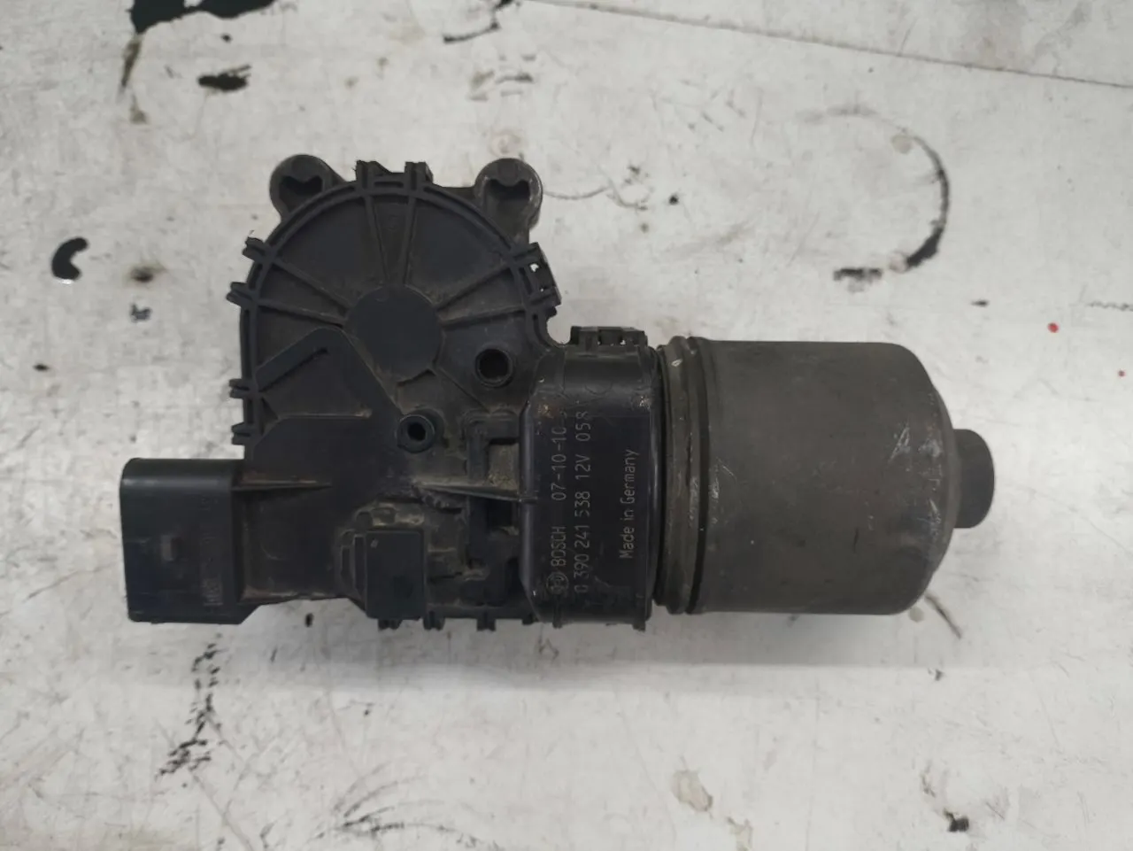 Моторчик стеклоочистителя переднего Opel Astra H 0390241538
