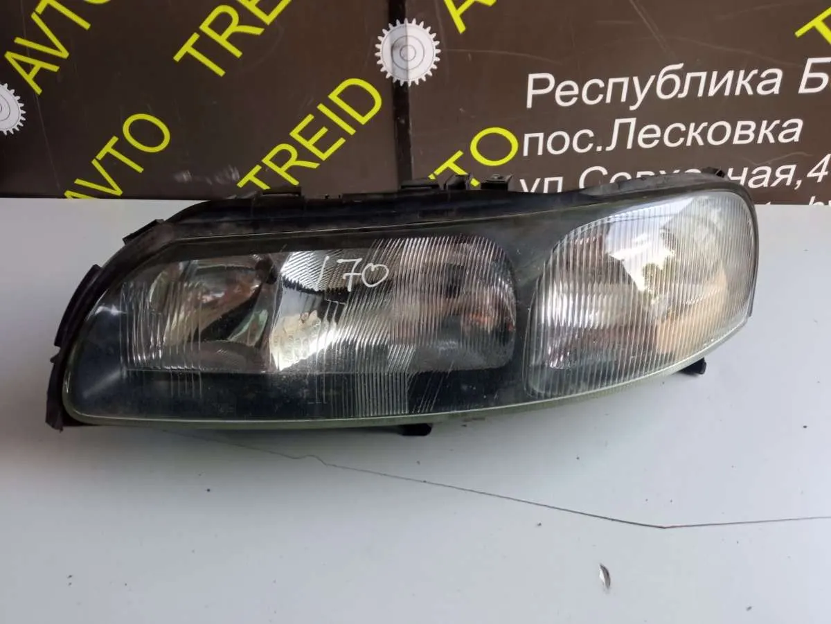 Фара передняя левая Volvo V70 2 поколение