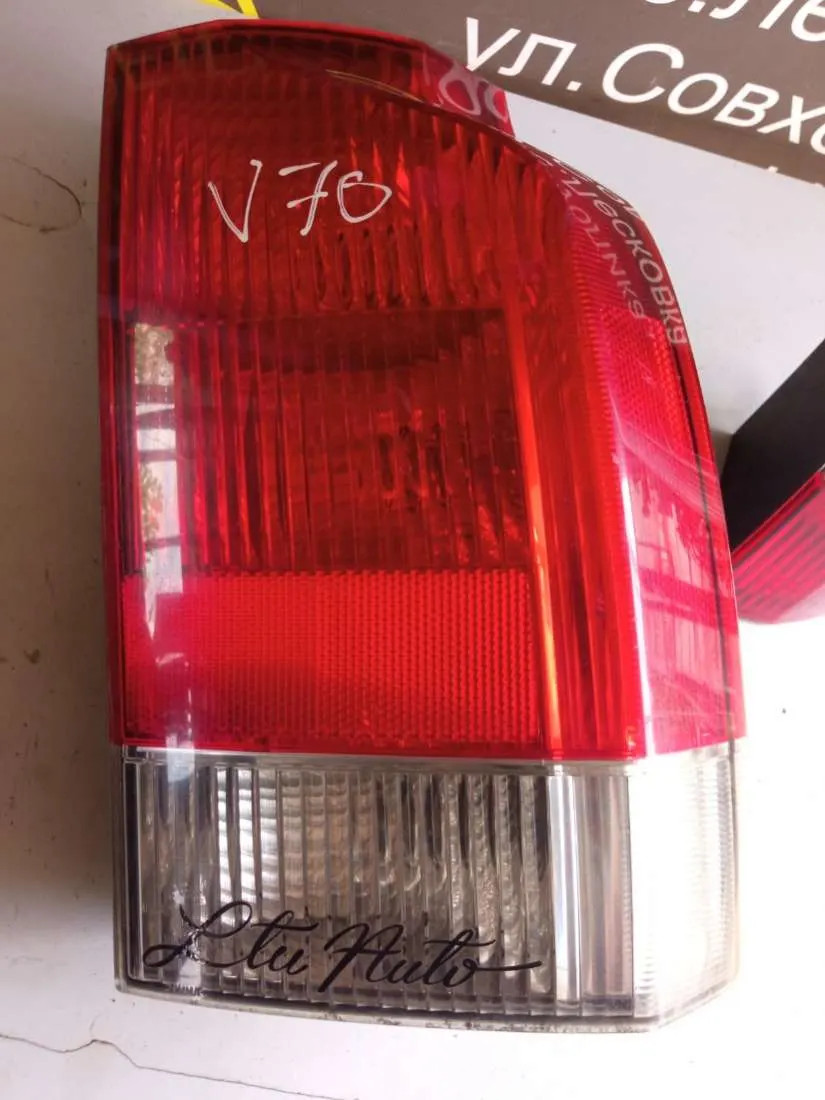 Фонарь задний правый Volvo V70 2 поколение