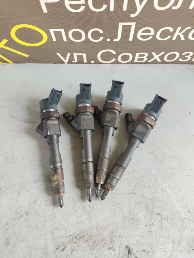 Форсунка бензиновая Renault Scenic 1 поколение [рестайлинг] 8200171173